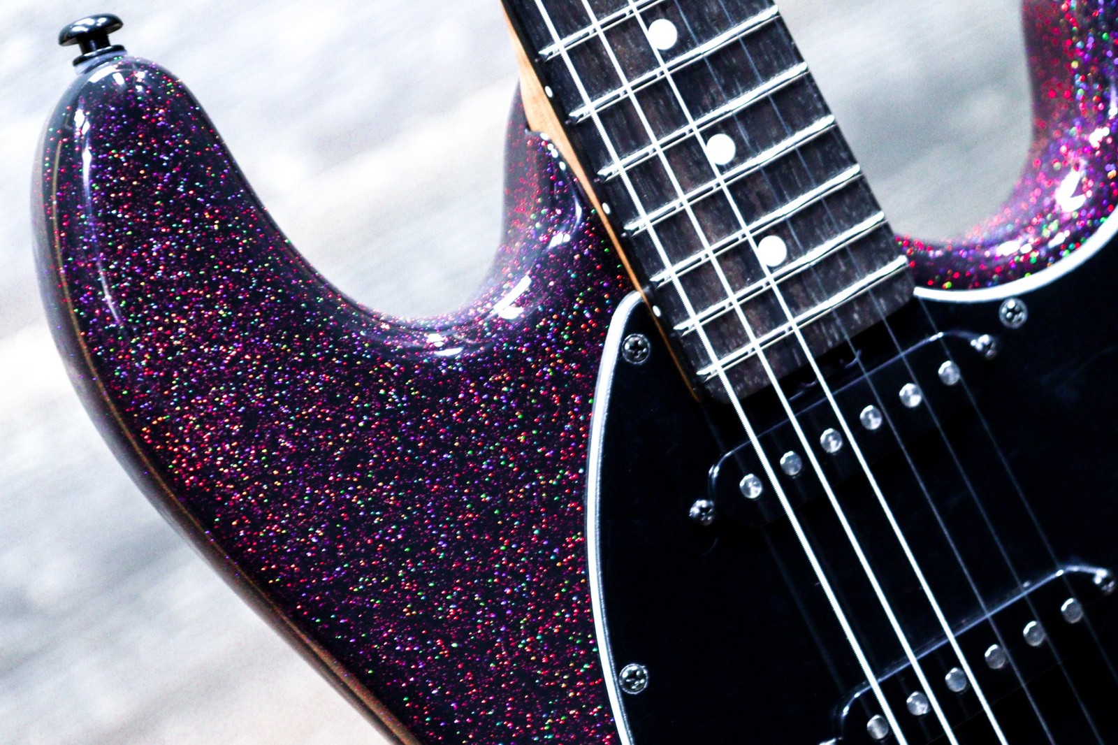 Ernie Ball Music Man Cutlass HT Dark Rainbow Ebony Fingerboard El. Guitar w/Case