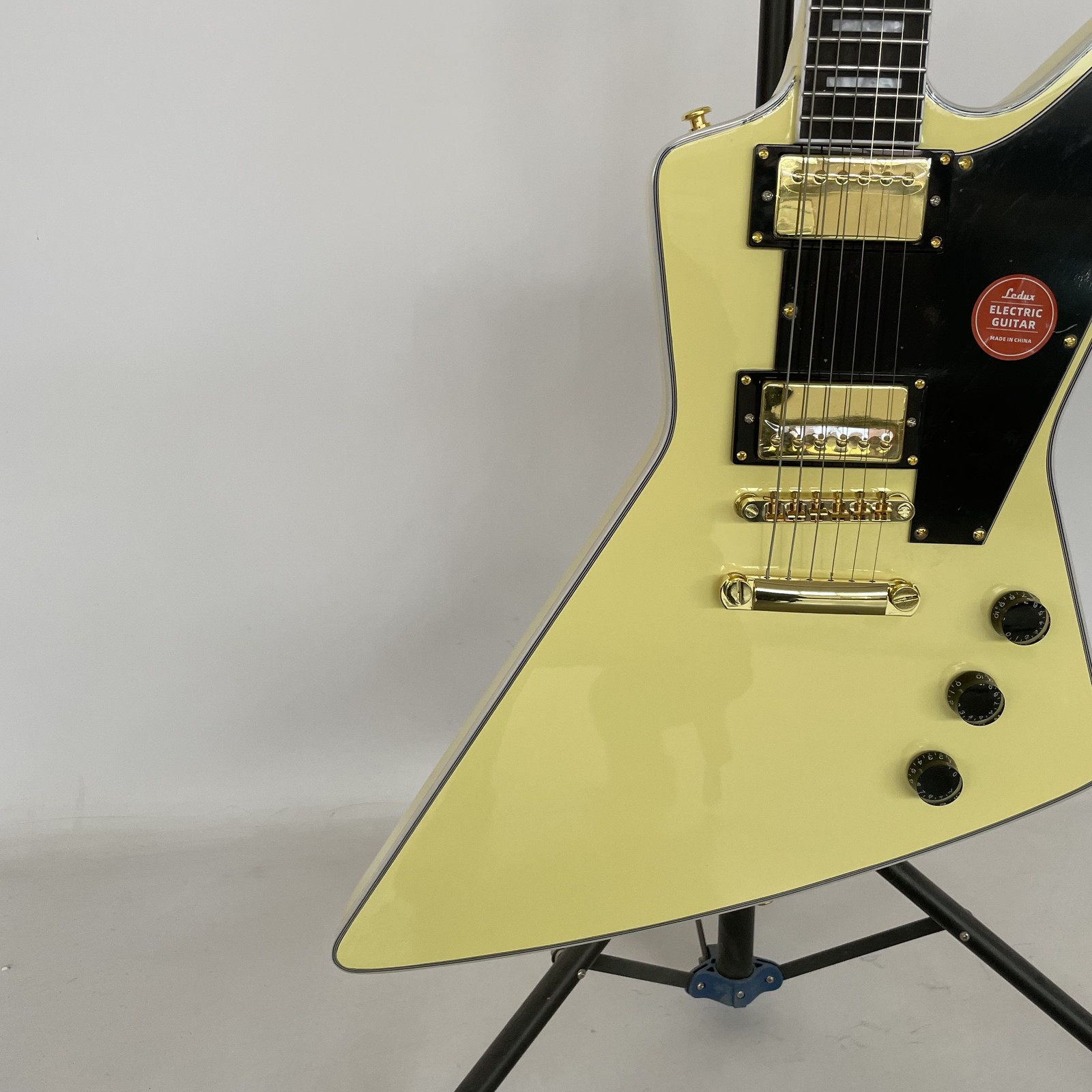 Hot sell 6 String cream yellow soild body Electric Guitar 2H Pickups Mahogany