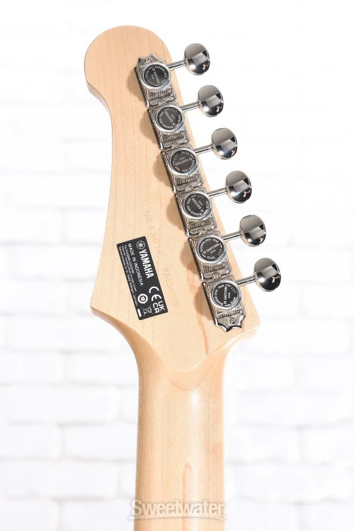 Yamaha PACS+11S Pacifica Standard Plus – Black, Maple Fingerboard