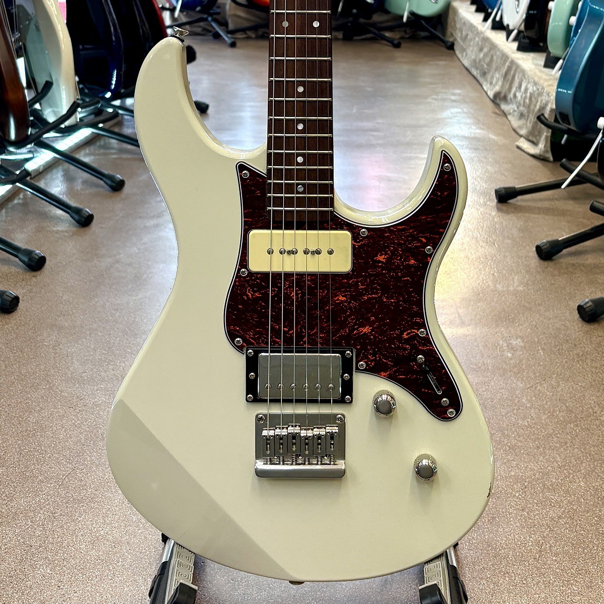 YAMAHA Pacifica 311H Used VW w/Soft case