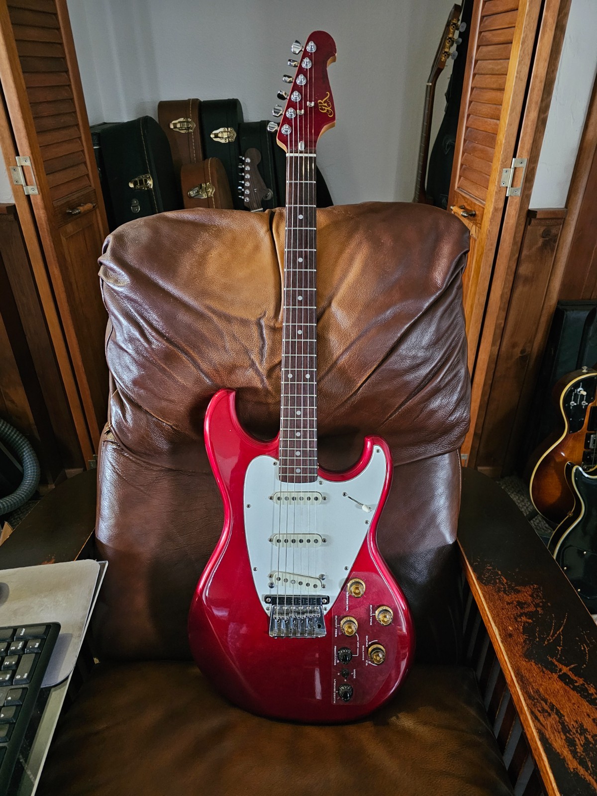 Roland G-505 with G-300 Vintage Guitar Synth W/OHSC Excel Cond! Fujigen Factory!