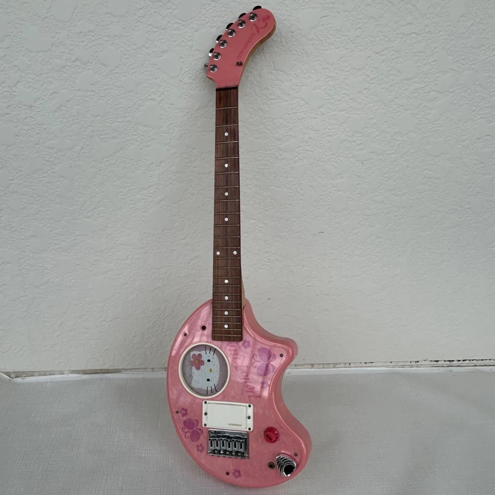 FERNANDES ZO-3HK Hello Kitty Model Electric Guitar Not Tested