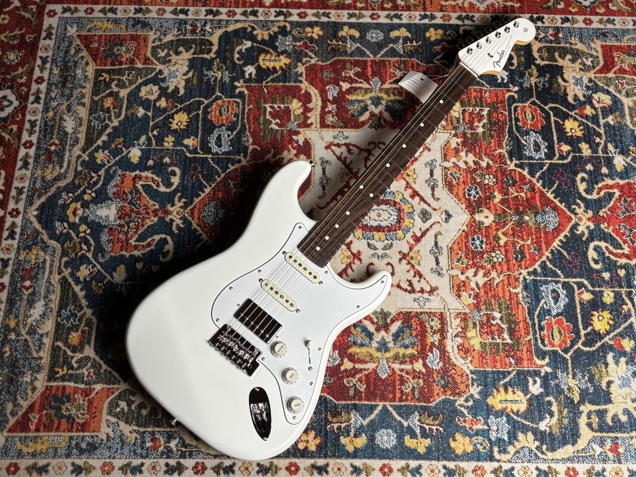 Fender FSR Made in Japan Hybrid II Stratocaster HSS Satin Arctic White w/gig bag