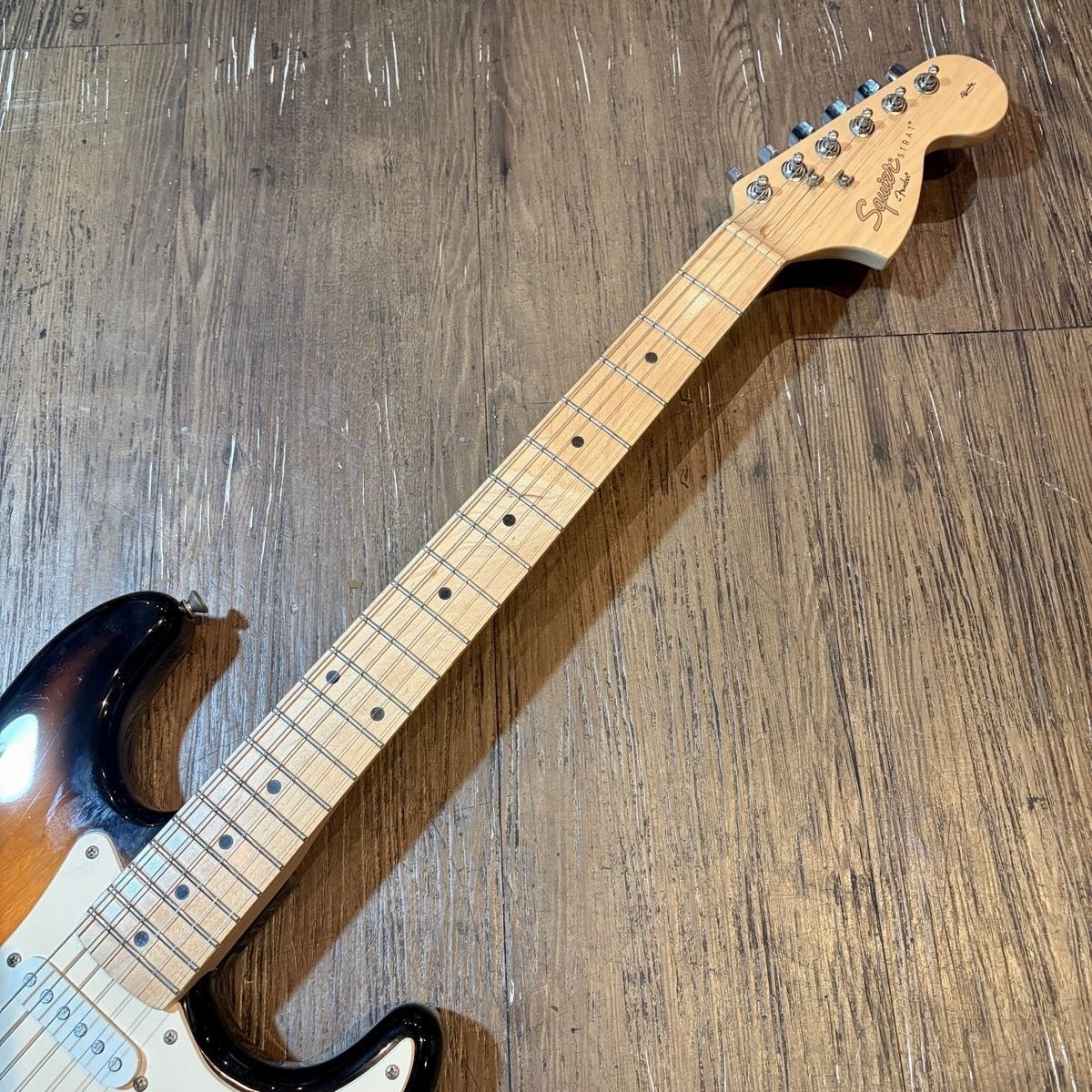 Squier by Fender Affinity Stratocaster 2018 Sunburst Maple FB Electric Guitar