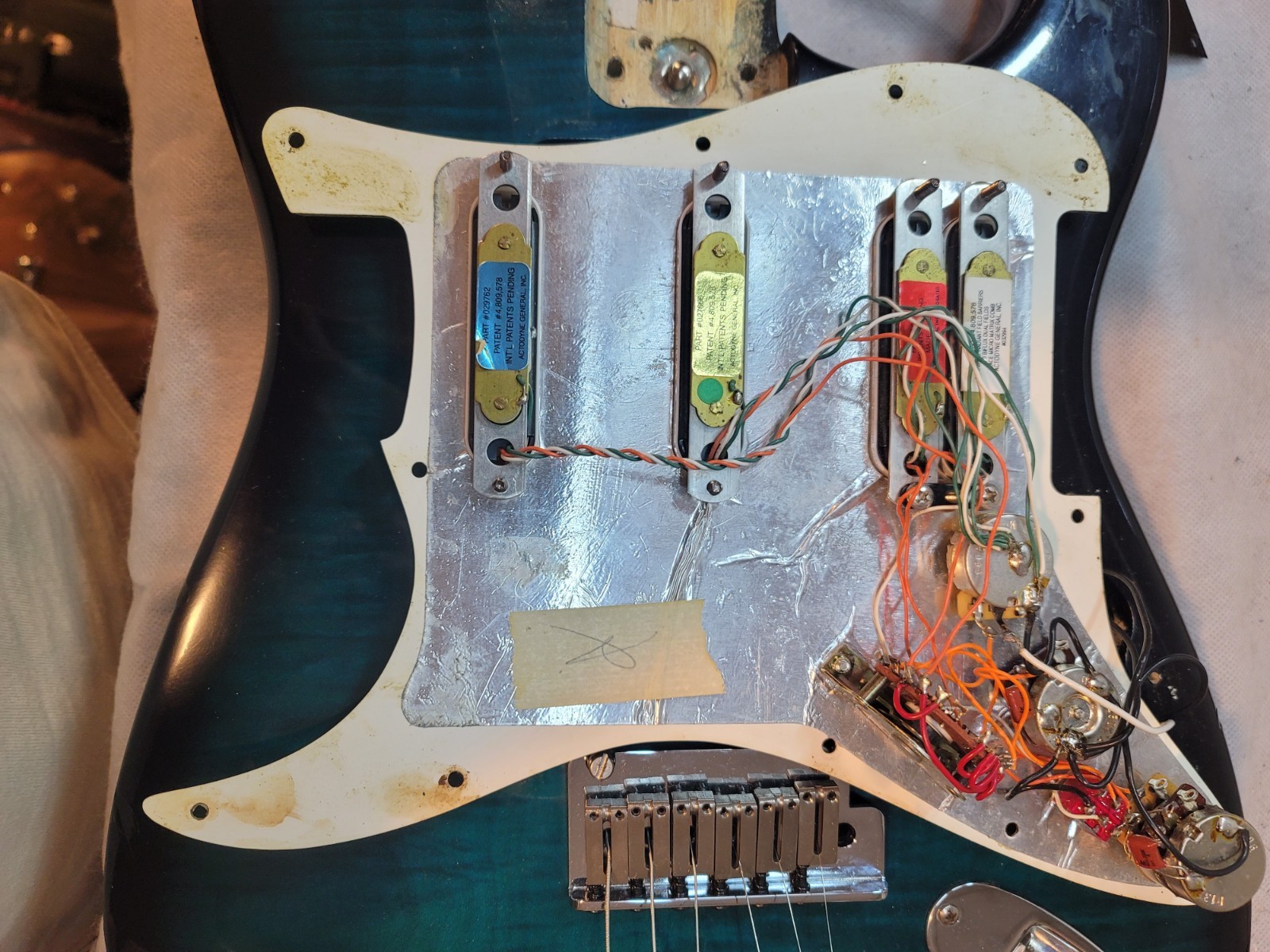 1997 Fender Strat Ultra Blue Burst Flame Top Lace Sensors HSS w/OHSC