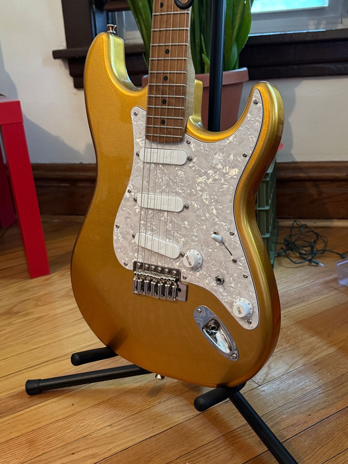 Jet Guitars JS300 S-Type w/Zexcoil Pickups, Accessories, Gator Case