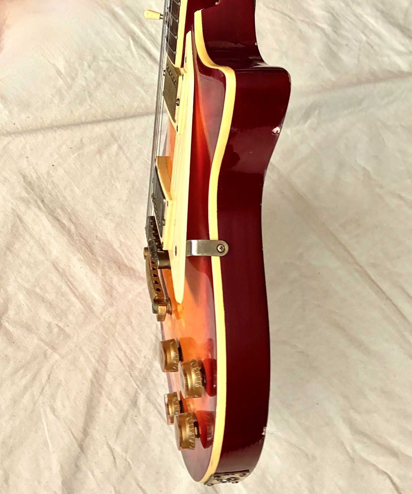 Vintage FIRST ACT Model M2G-200 B “Les Paul” LP Type Electric Guitar Sunburst