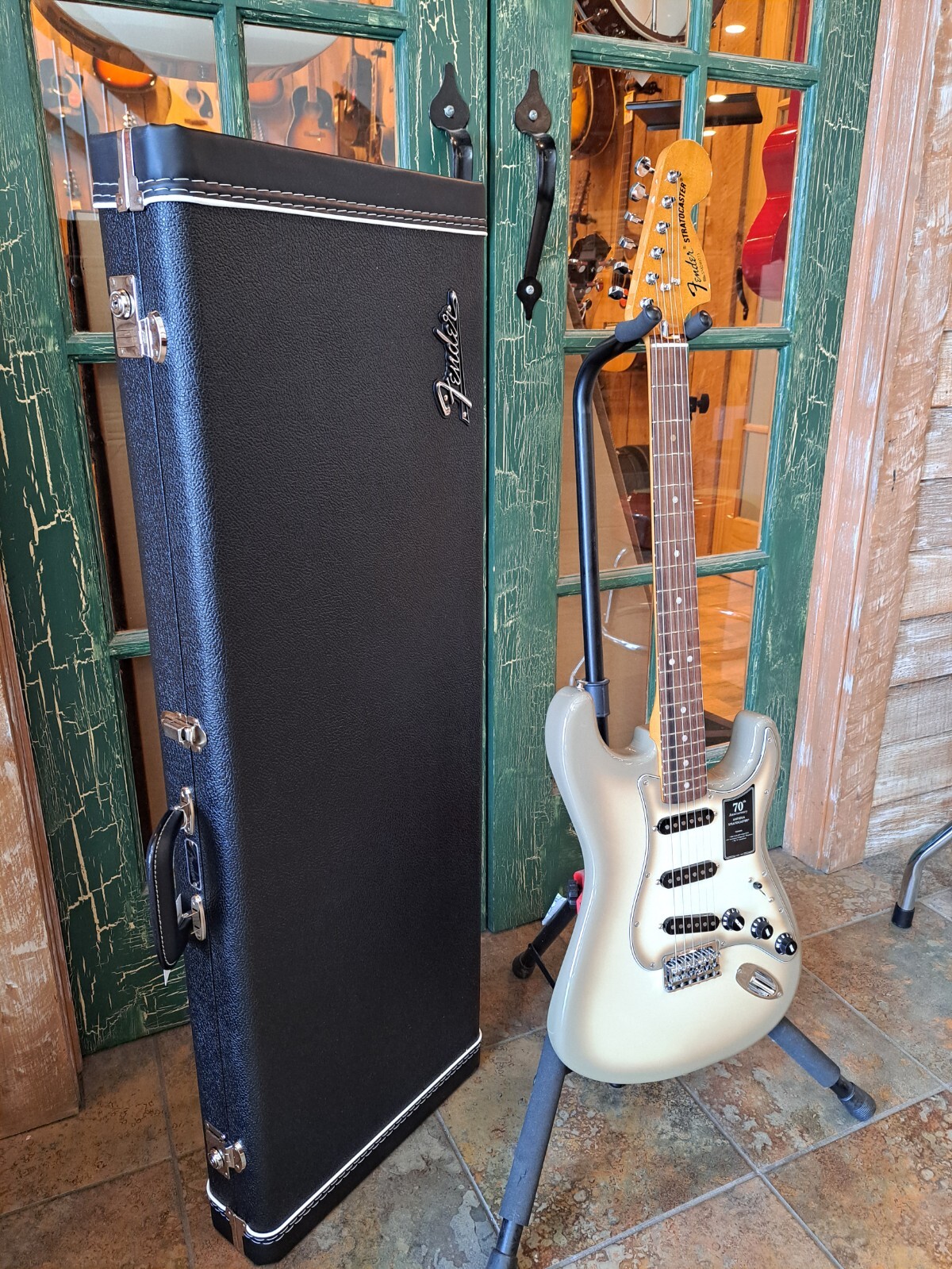 2024 Fender 70th Anniversary Vintera II Antigua Stratocaster w/ Fender Case