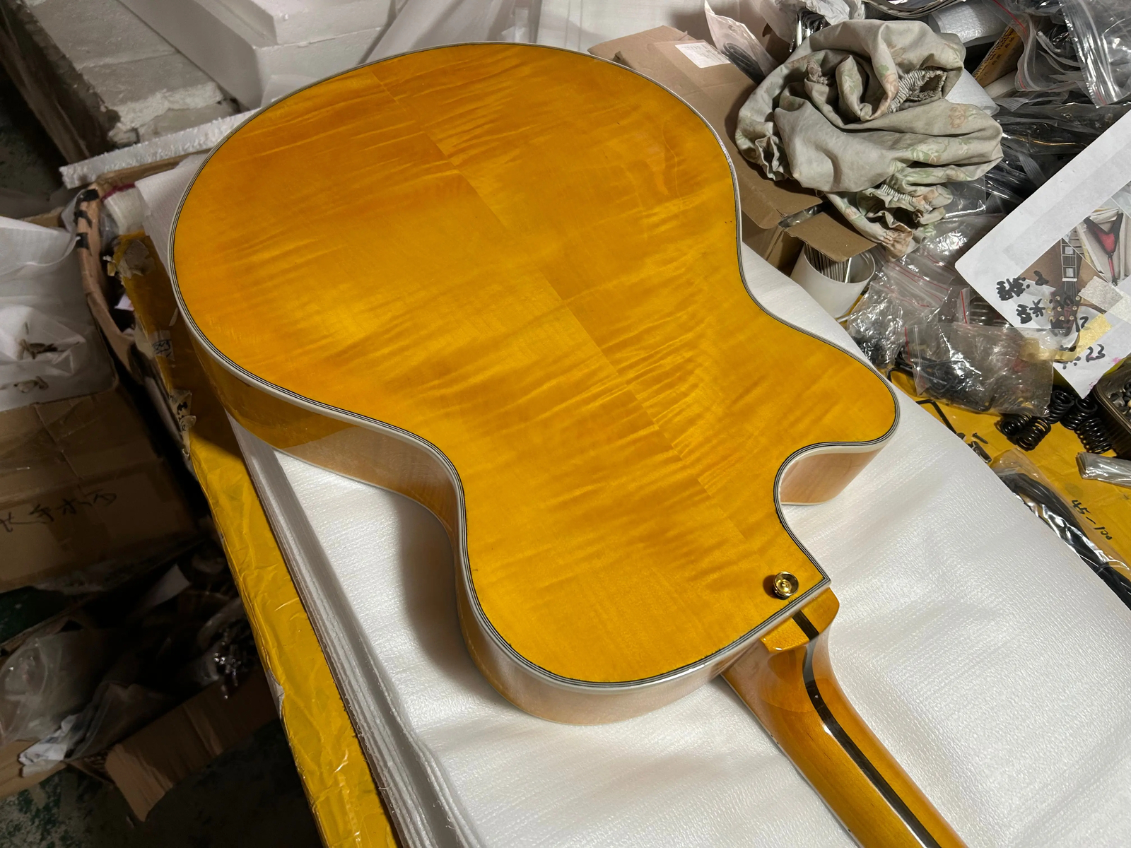 Flame Maple Jazz Electric Guitar Customized Color Fat Hollow Body