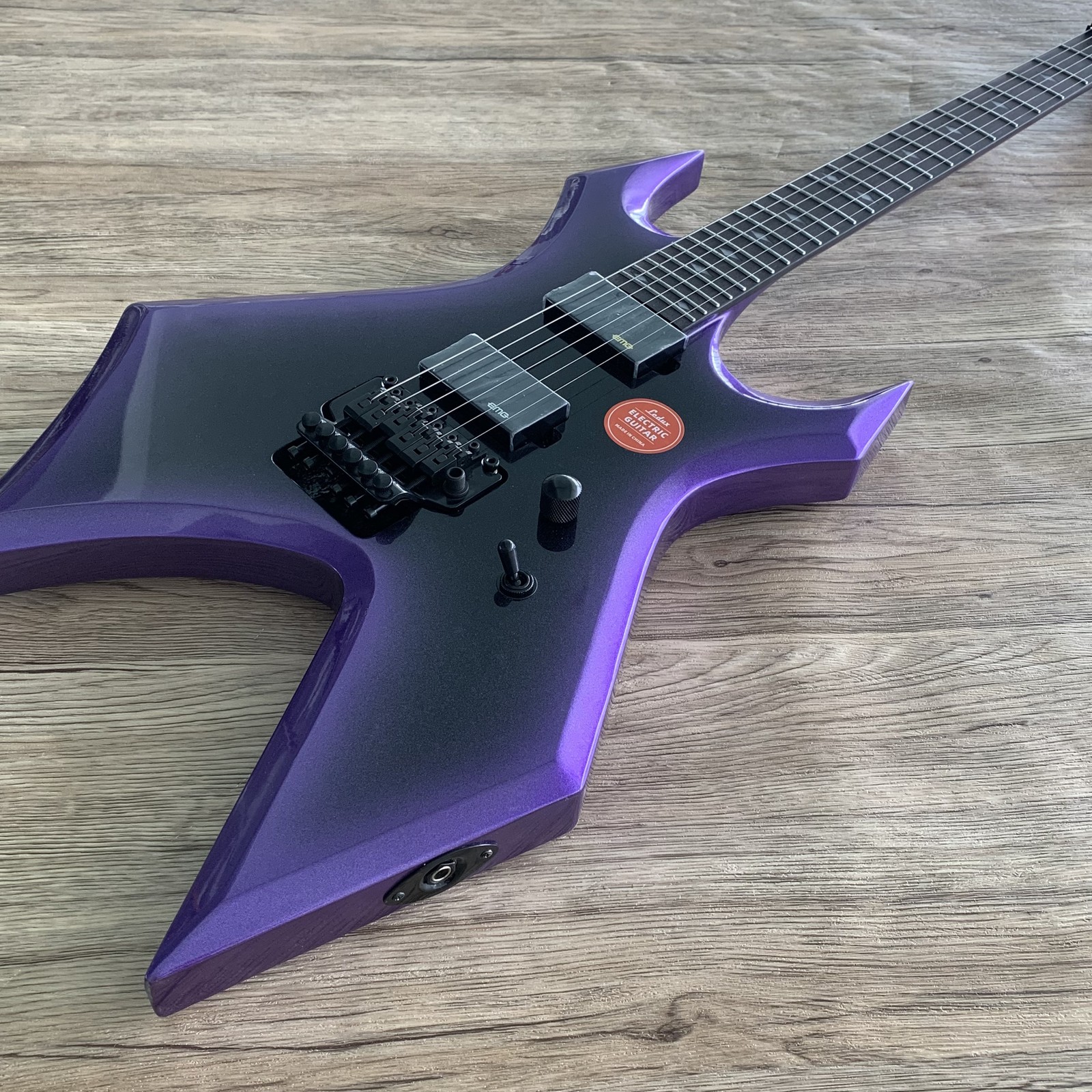 Warlock Electric Guitar Stainless HH pickups Rounded Fret Edge Tremolo Bridge