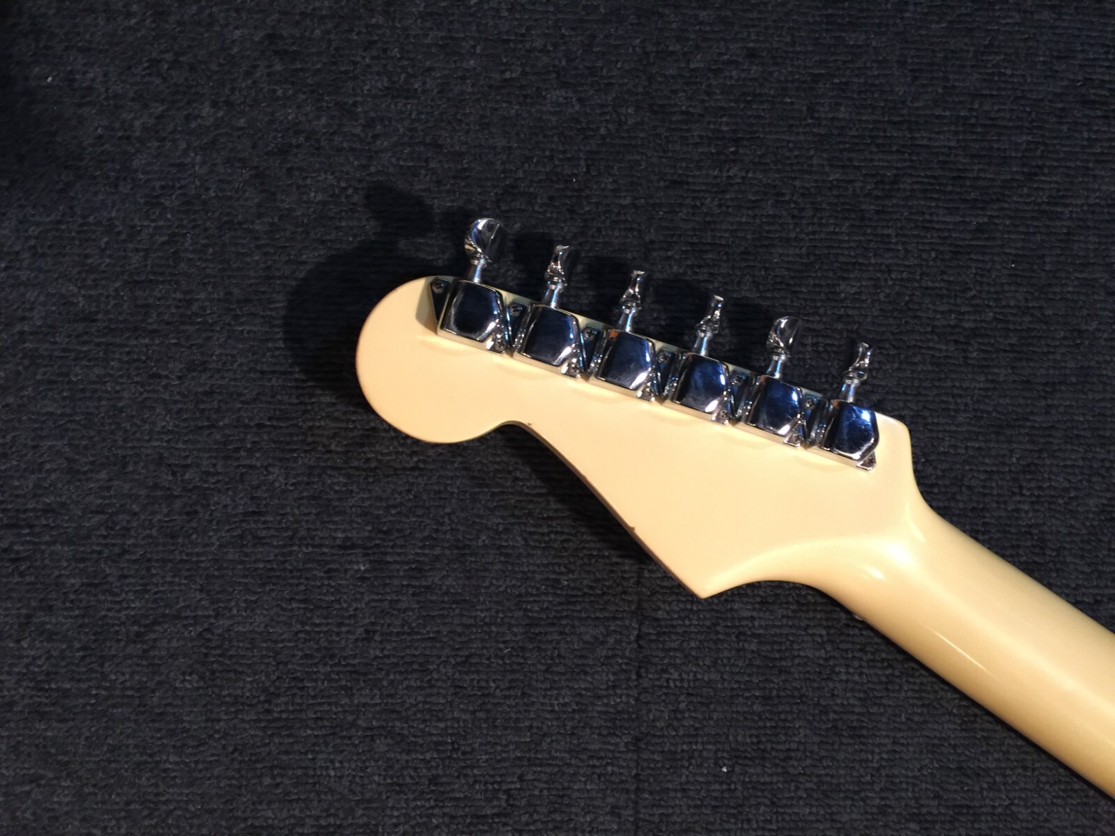 No.115222 1985-1986 Fender Japan Squier SST WHT FUJIGEN INC. Maintained