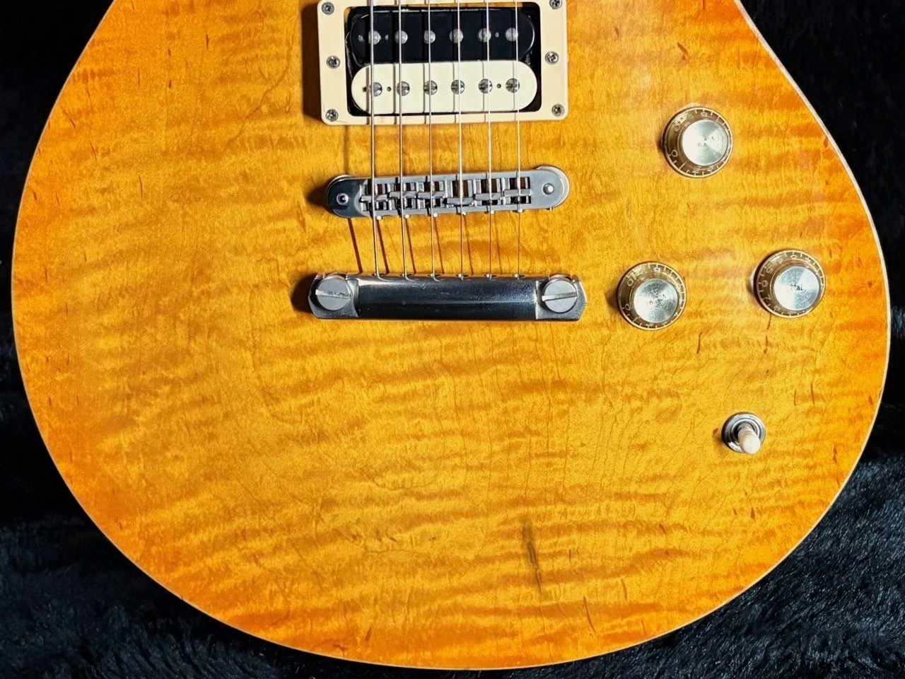 B3 Fire Fmt -Honey Burst- 2008Used 1P Top Back 3.95Kg High End Floor Safe delive