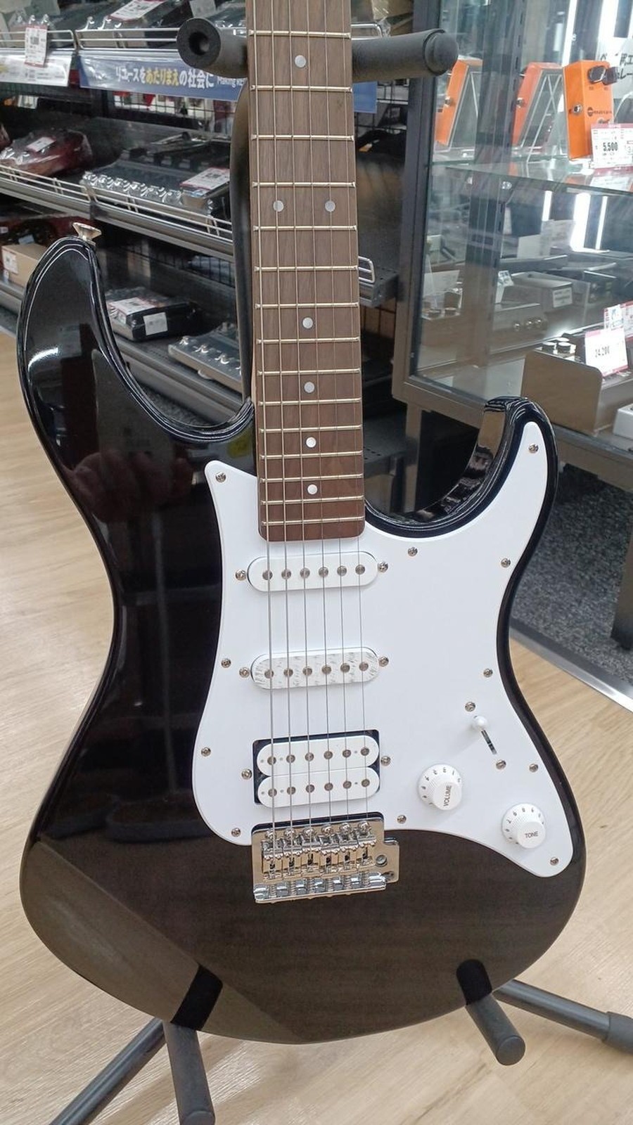 YAMAHA PAC012 Used Mahogany body Maple neck Walnut fingerboard Black