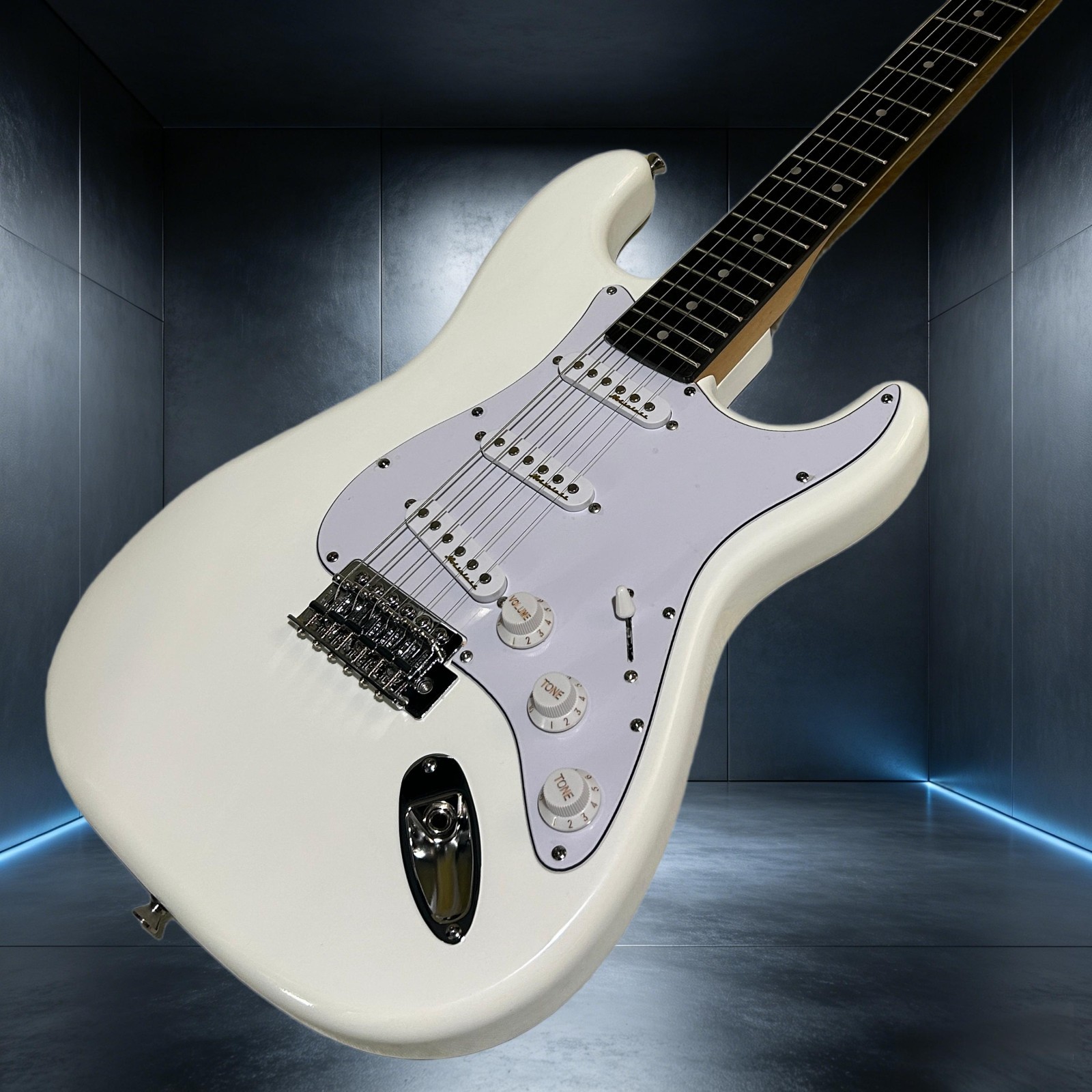 ST Electric Guitar White Color Mahogany Body 21 Frets Rosewood Fretboard