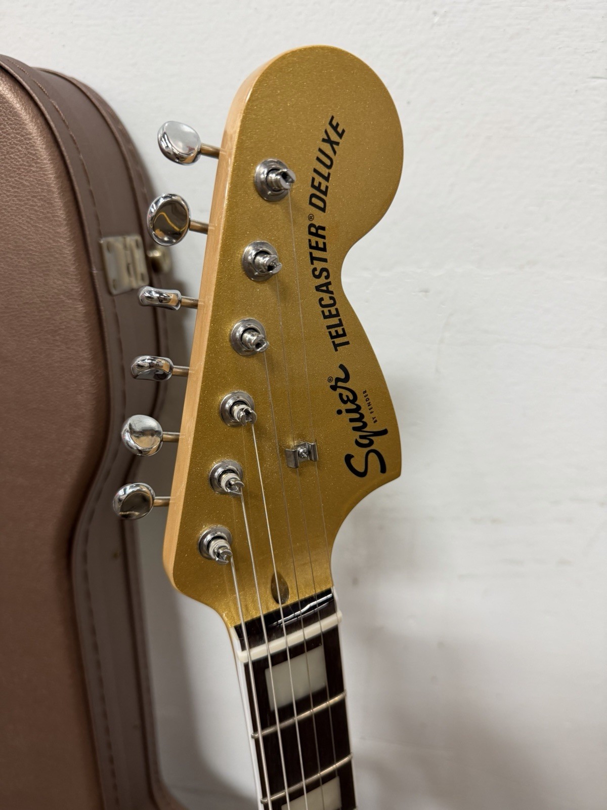 FLAWLESS Squier Paranormal Troublemaker Telecaster Deluxe Aztec Gold W NEW Case