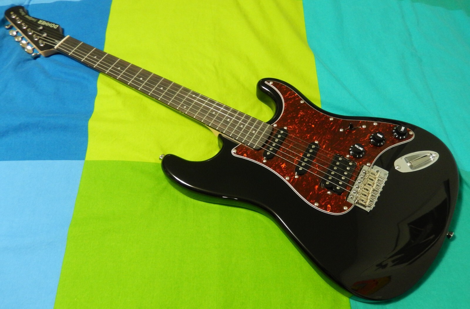 Donner Designer Series 39″ Solid Body Electric Guitar DST-200 Package