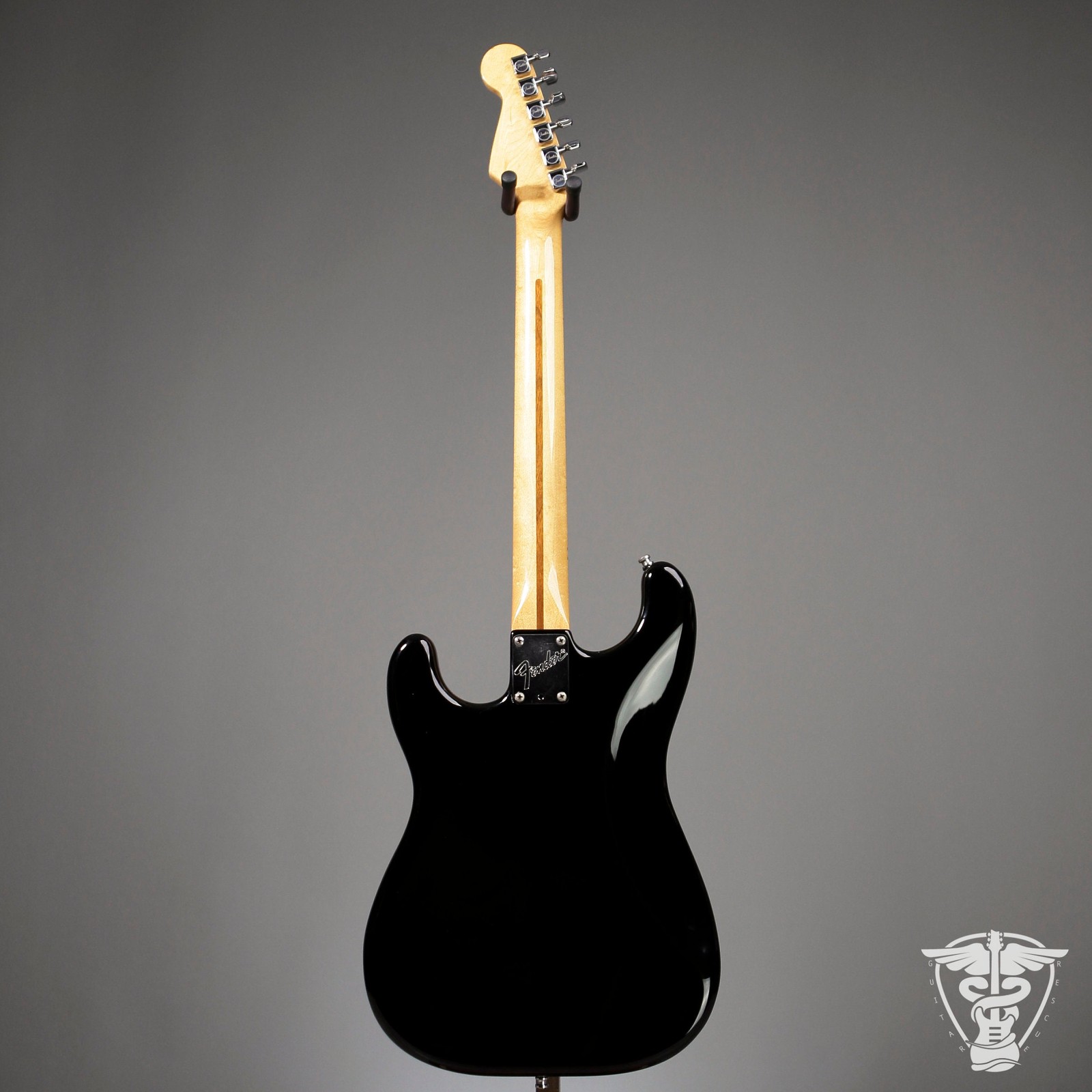1983-1984 Fender Standard Stratocaster (2-Knob) – 7.68 LBS