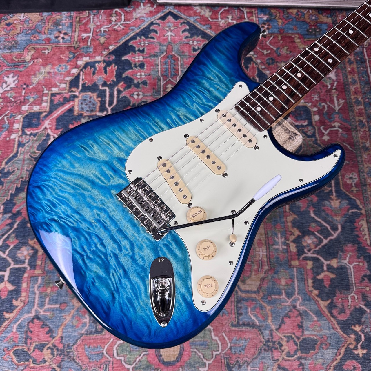 Fender FSR Quilt Top Stratocaster Model ST62-QT-AQB – Aquamarine Blue