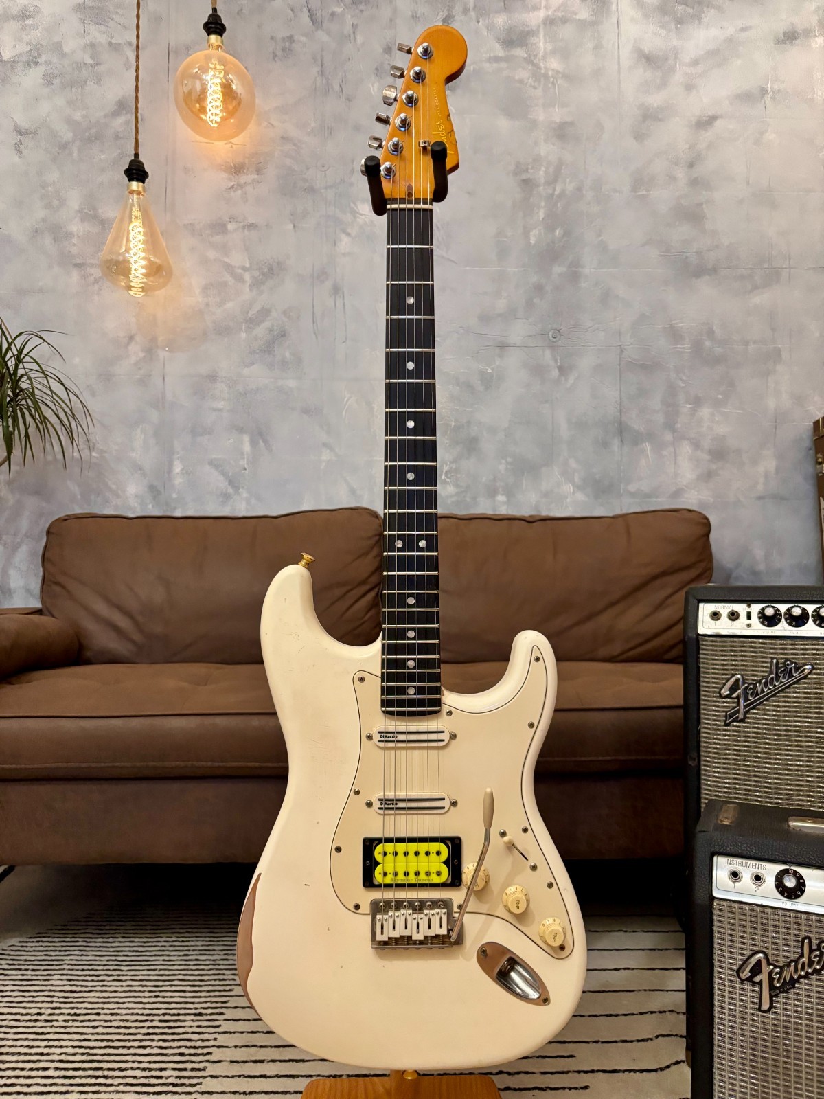 Fender Stratocaster Glas Custom HSS Arctic White Relic 8.2lbs w/ V