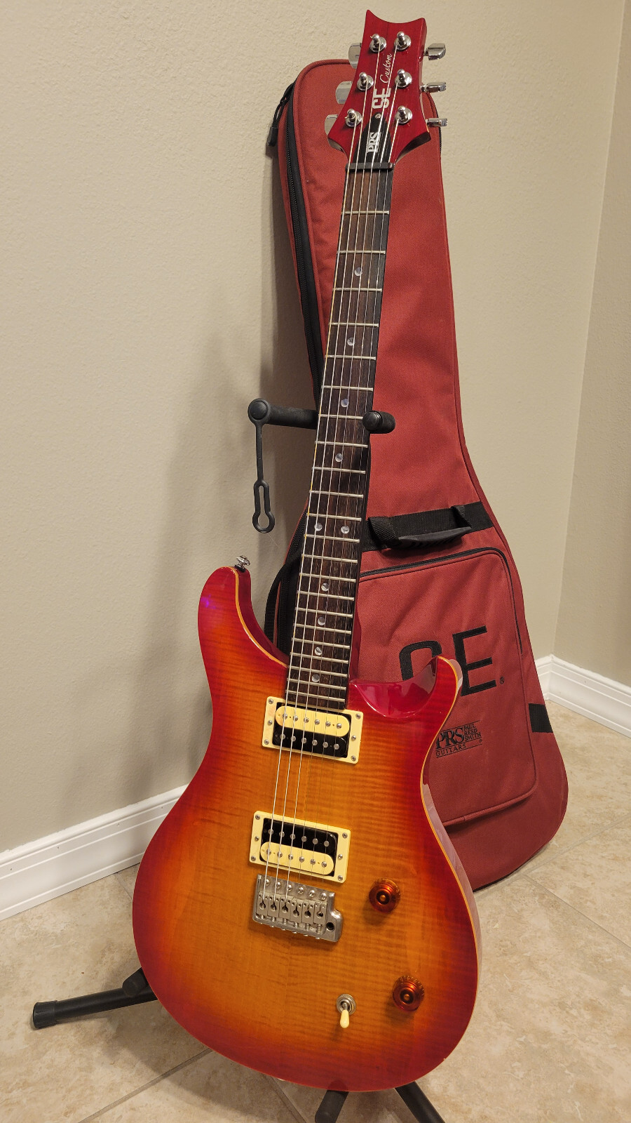 PRS SE Custom 22 Sunburst Solid Body Guitar with Gig Bag