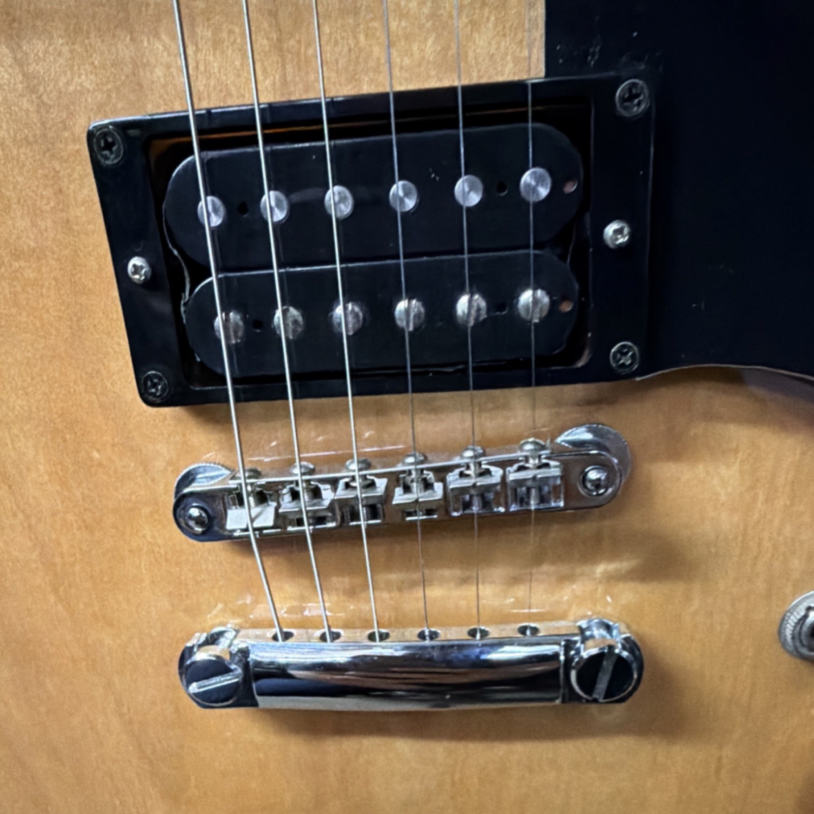 Hohner HS 35 Semi-Hollow Electric Guitar Natural 6 String with hard shell case