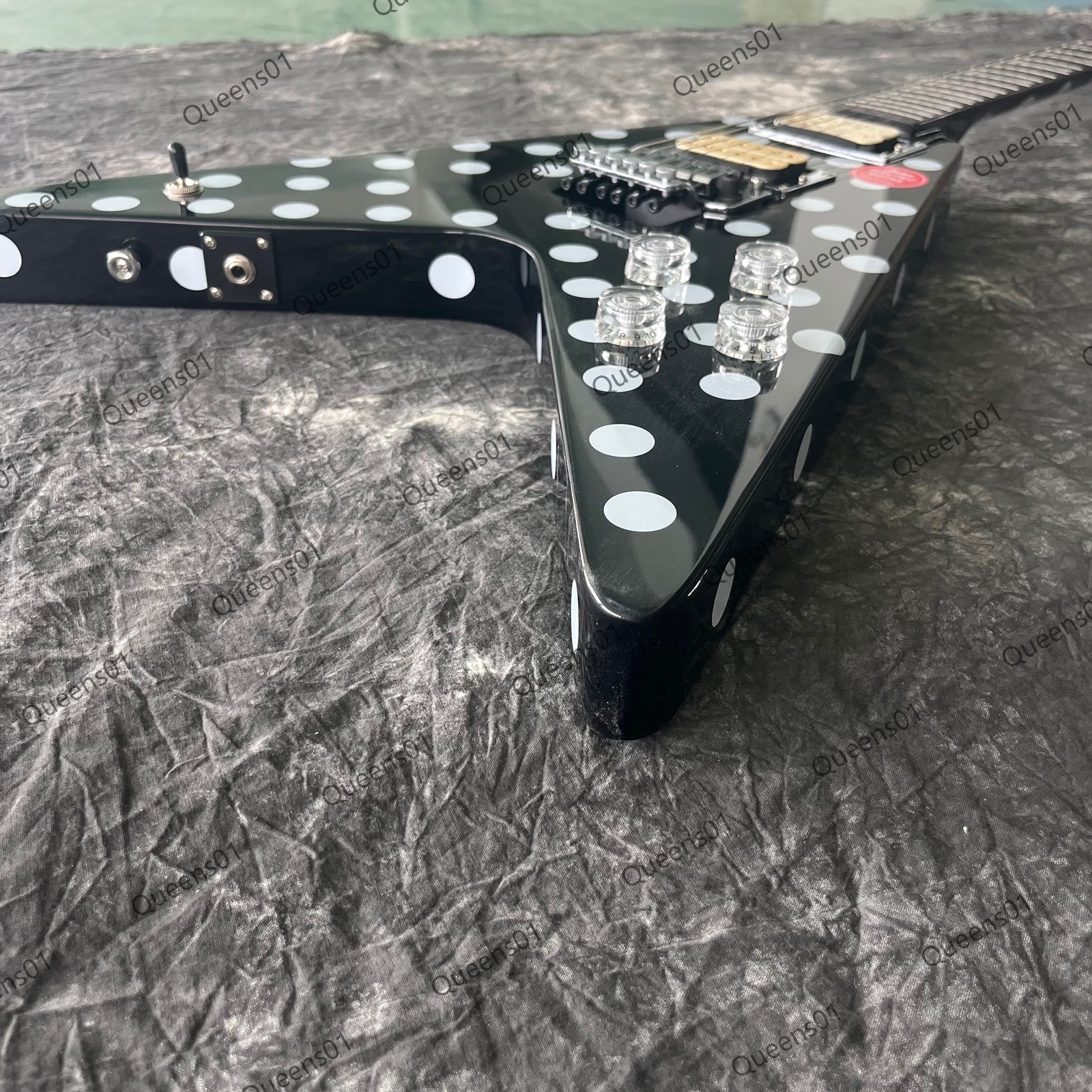 Electric Guitar Polka Dot FR Bridge Stainless Rounded Fret Edge HH Pickups Black