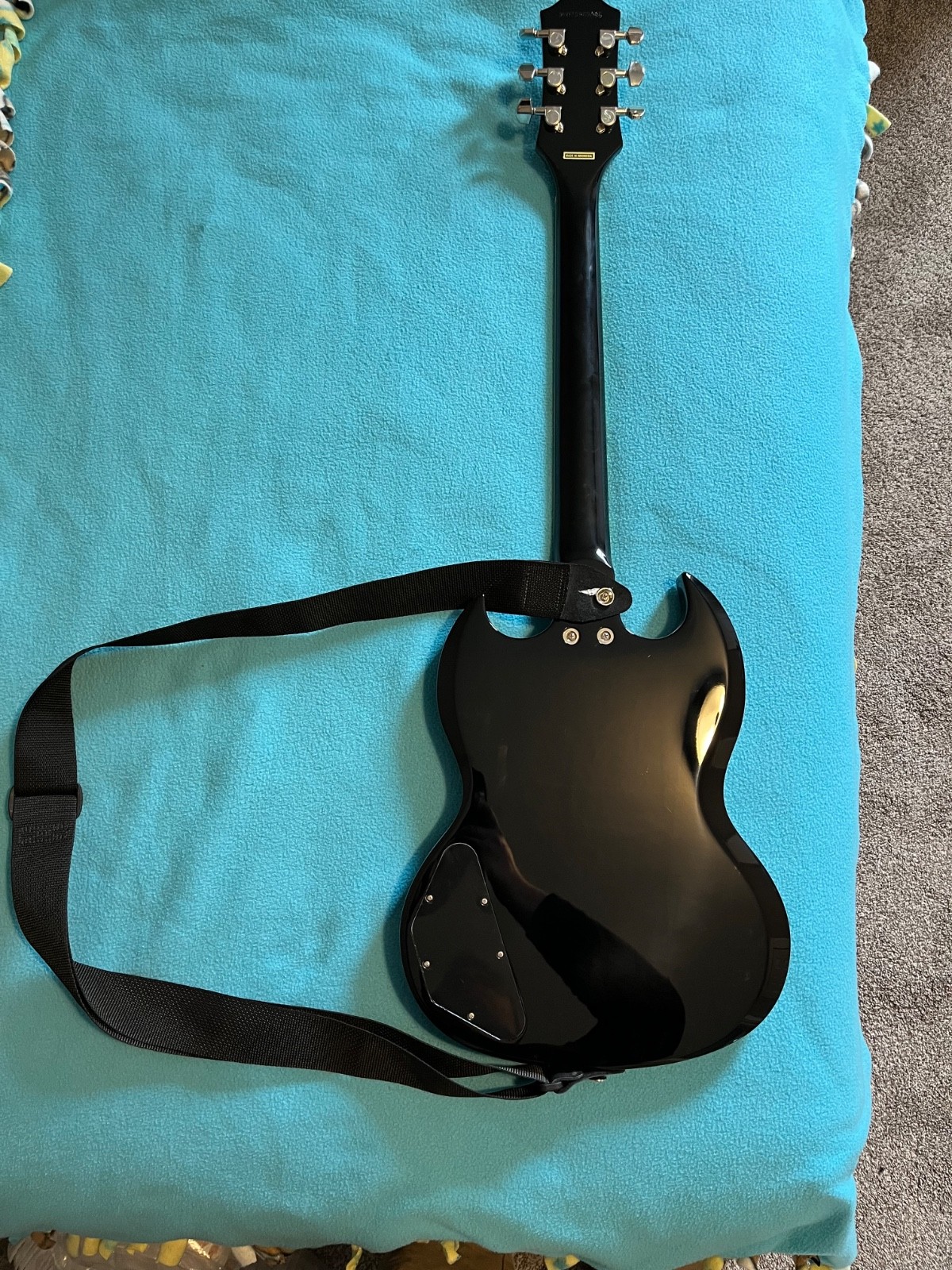 Epiphone SG Tribute Plus – Cherry Burst