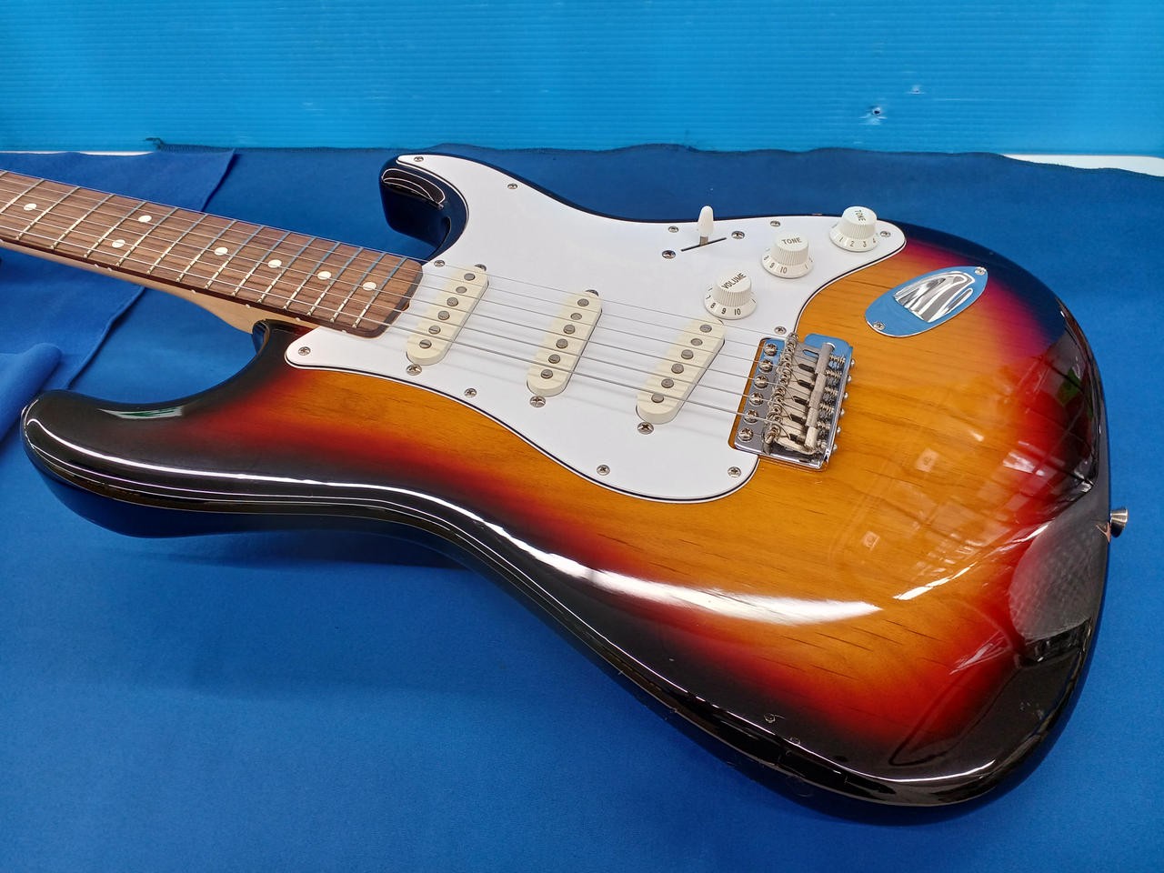 Electric Guitar Model ST 50 FENDER JAPAN