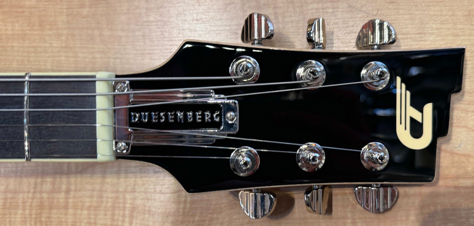 Duesenberg Starplayer TV Semi-Hollow Electric Guitar Red Sparkle