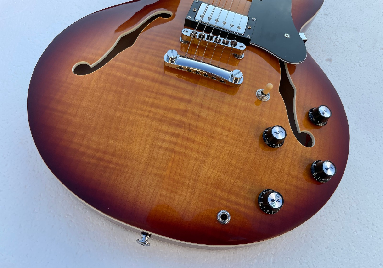 33-5 Electric Jazz Guitar Bone Nut Semi-Hollowbody Glossy Finish Flame Maple Top