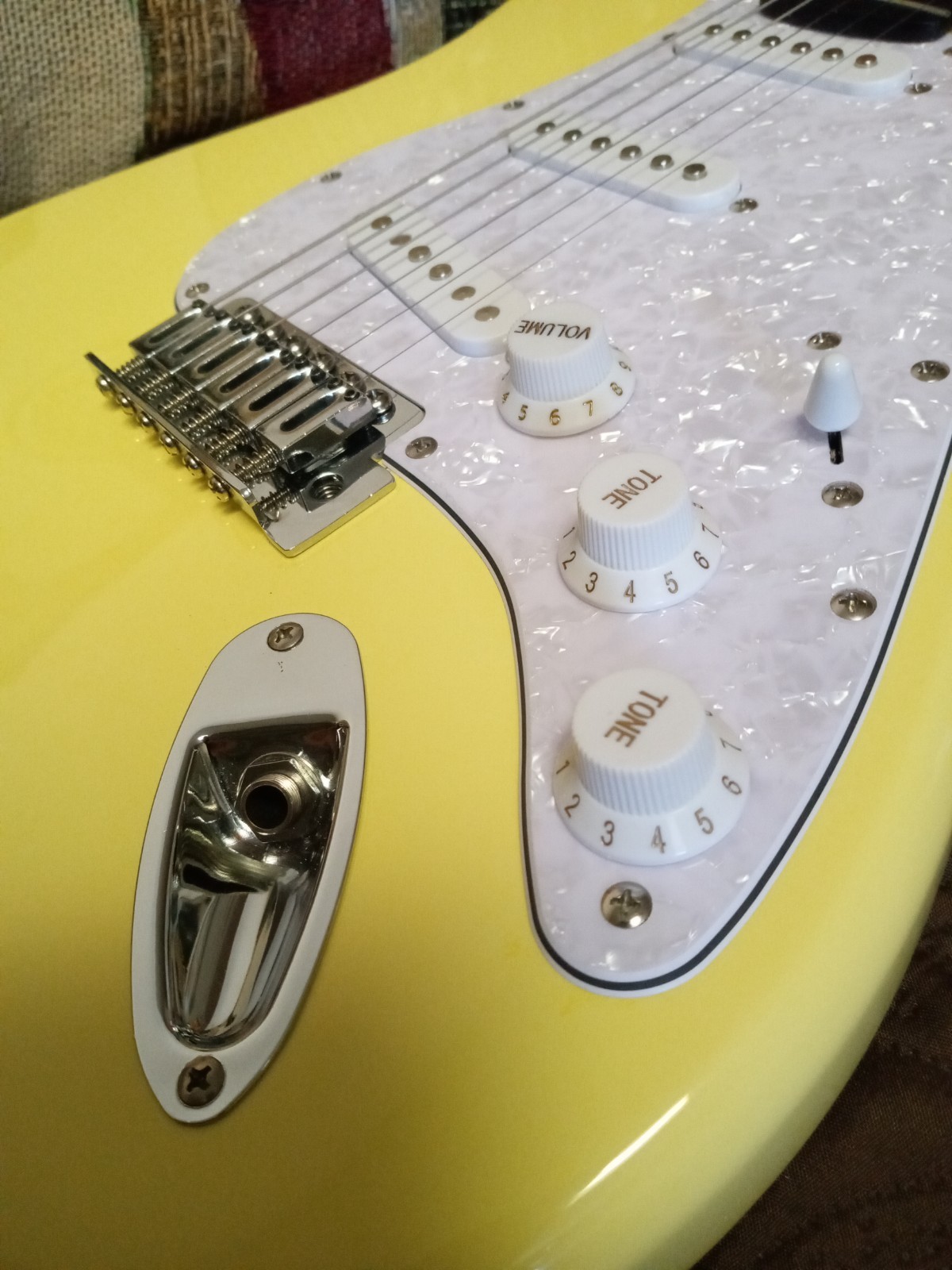 Donner DST- 100 Electric Guitar W/Gig Bag And Accessories