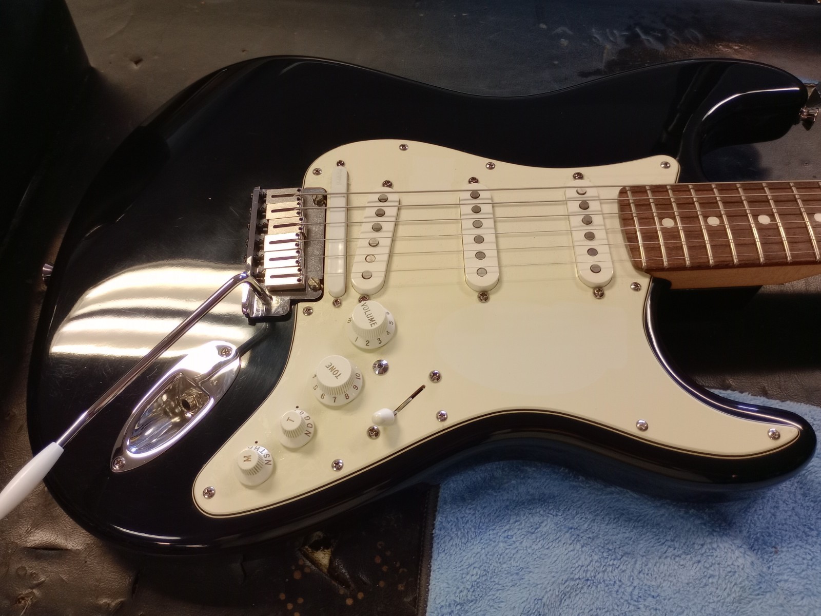 Fender Standard Roland Ready Stratocaster 2006 Black *** FREE SHIPPING ***