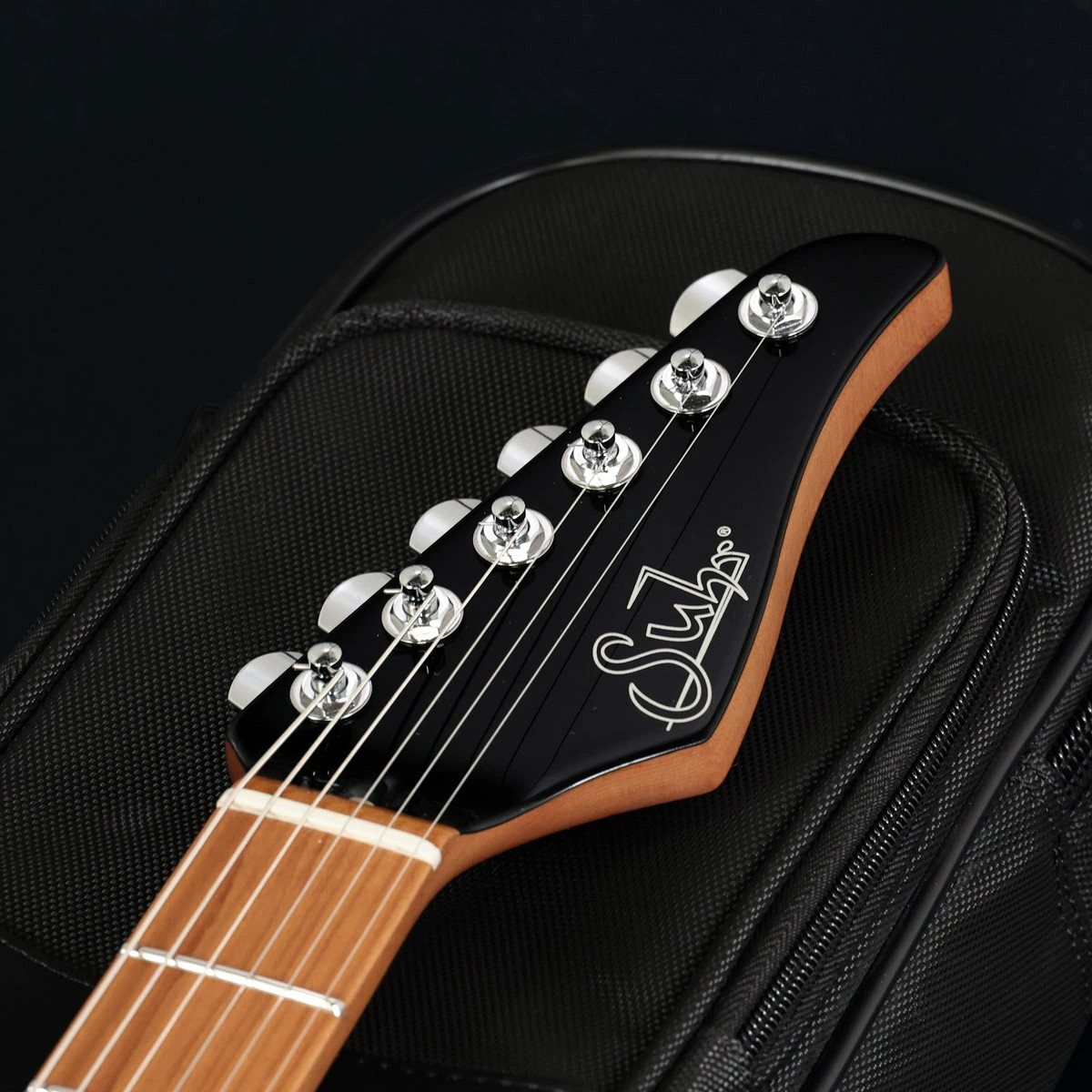 Suhr / Modern Plus Chili Pepper Red Roasted Maple 3.57Kg Surgitators