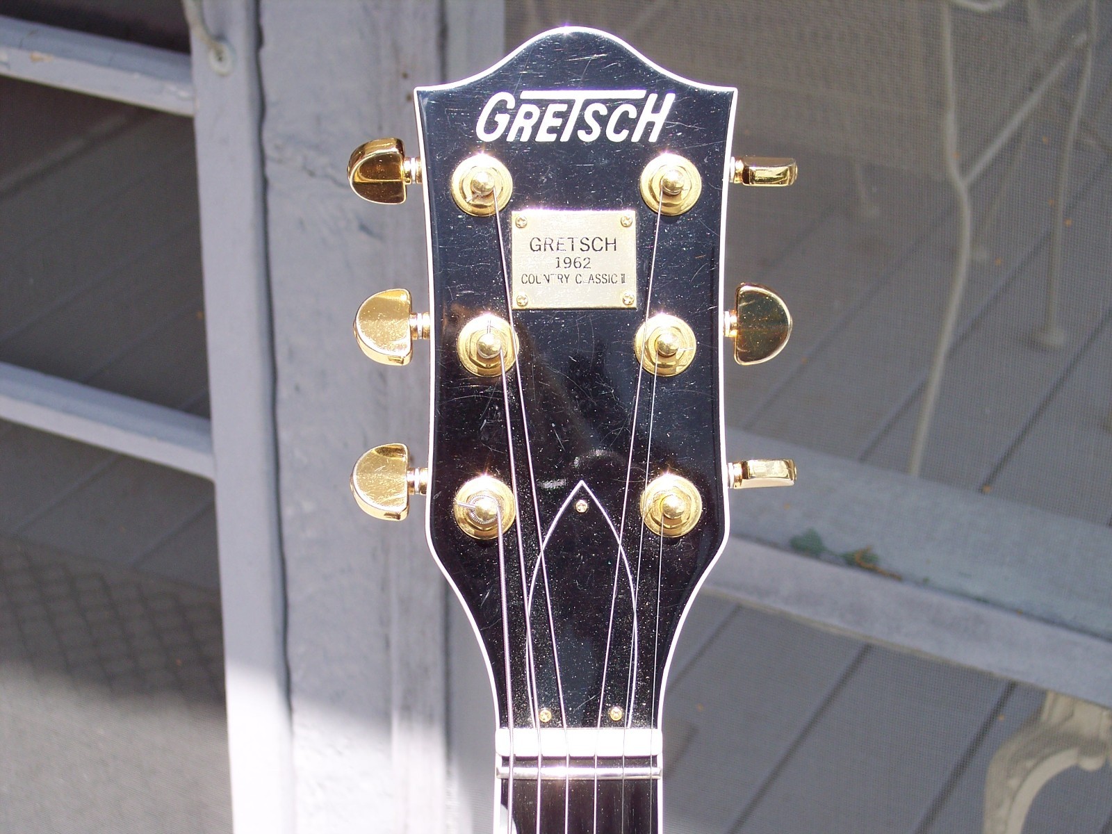 Gretsch G6122-1962 Country Classic 11 Double Cutaway Walnut stain, seldom used