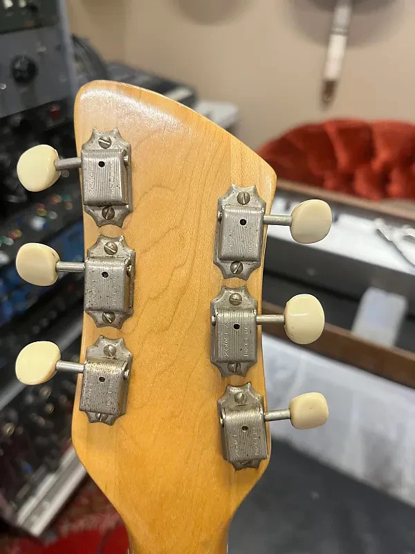Rickenbacker 425 6 String Electric Guitar w/ Factory Vibrato 1966 – Natural