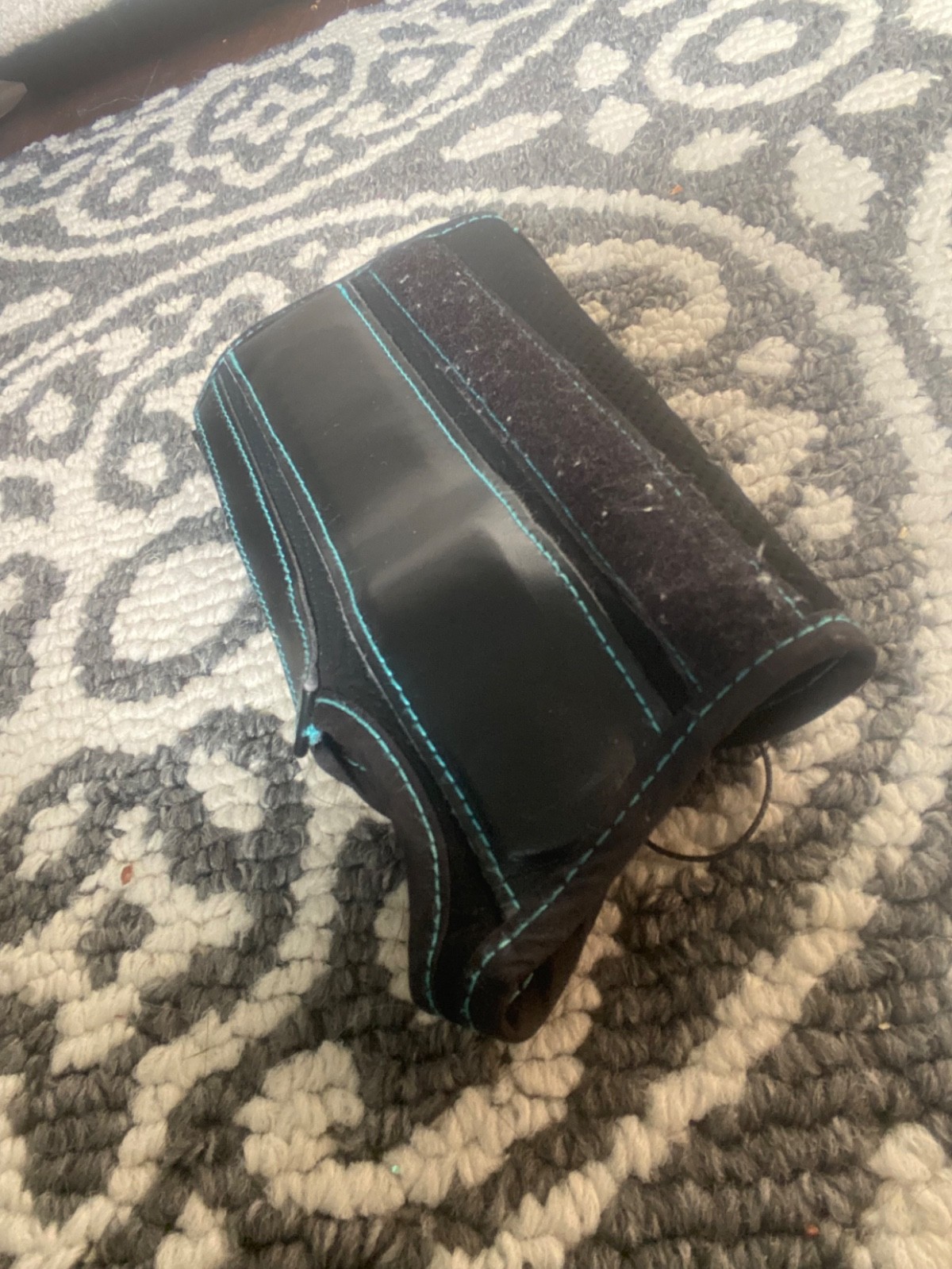 Boa right wrist Brace with Blue and Black color in good condition