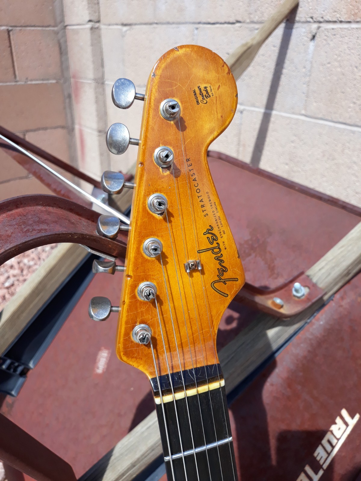 Fender Stratocaster BLACK over SUNBURST Tribute 62