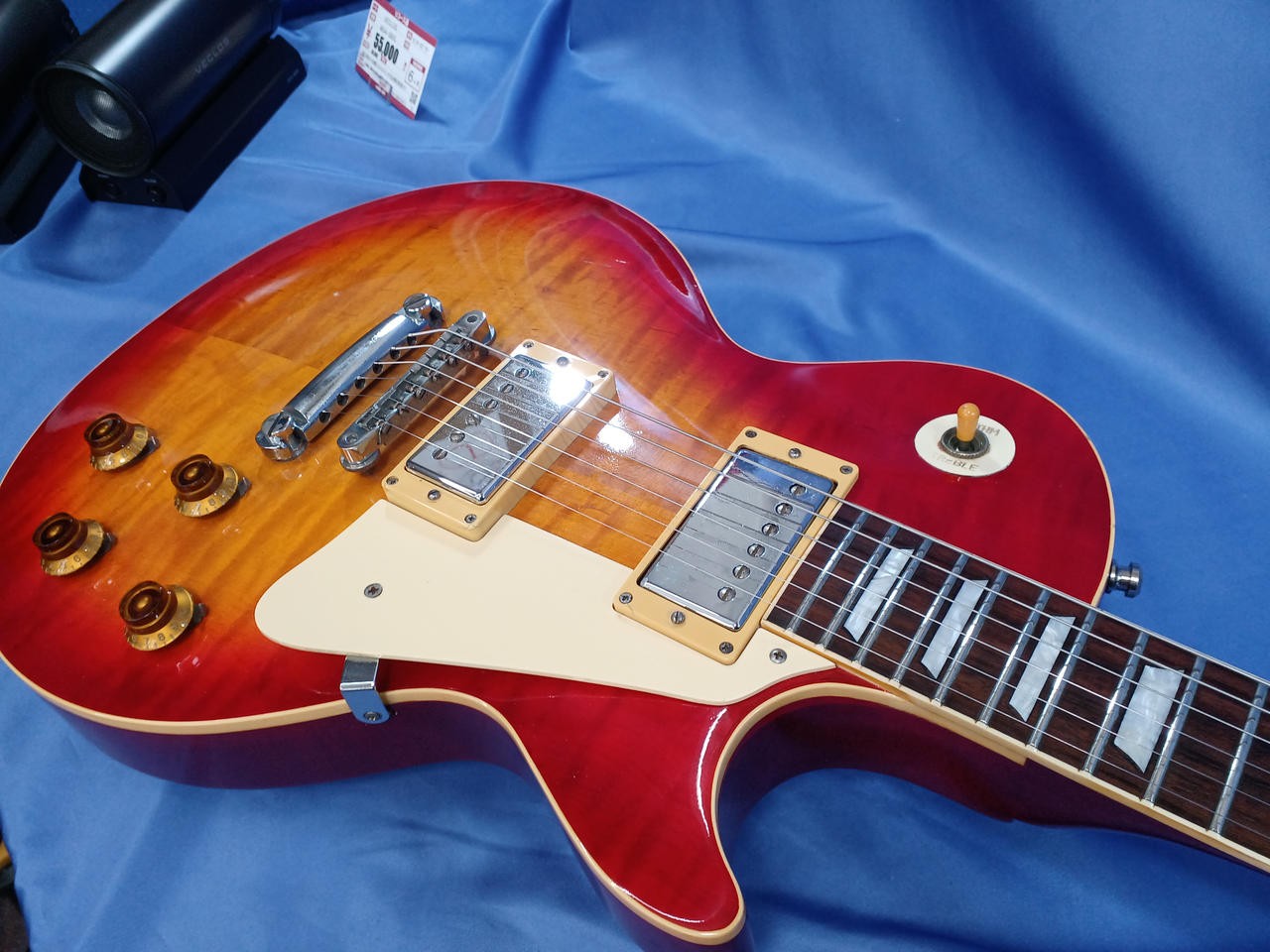 Tokai LS-100 LP Type 1983 Sunburst Electric Guitar W/Hard Case Used Product