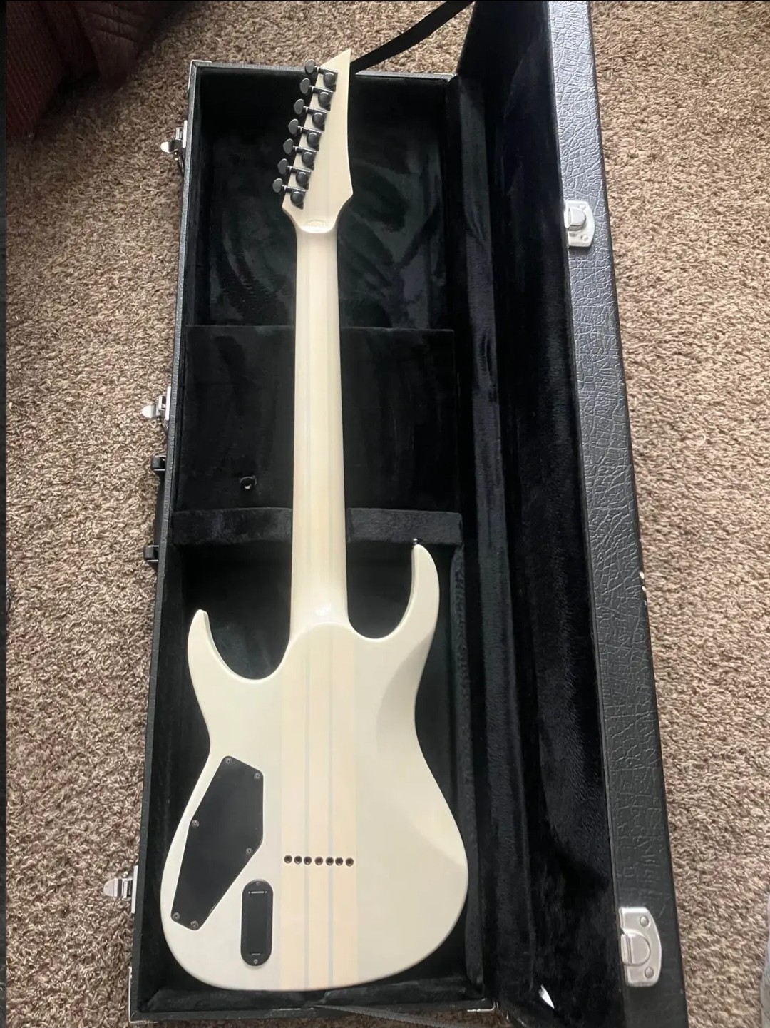 7 String Electric Guitar – Agile Septor Elite 727 with Hard Case