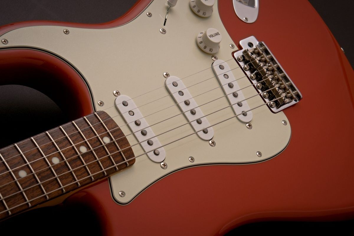 Fender / FSR Made in Japan Traditional II 60s Stratocaster -Fiesta Red-