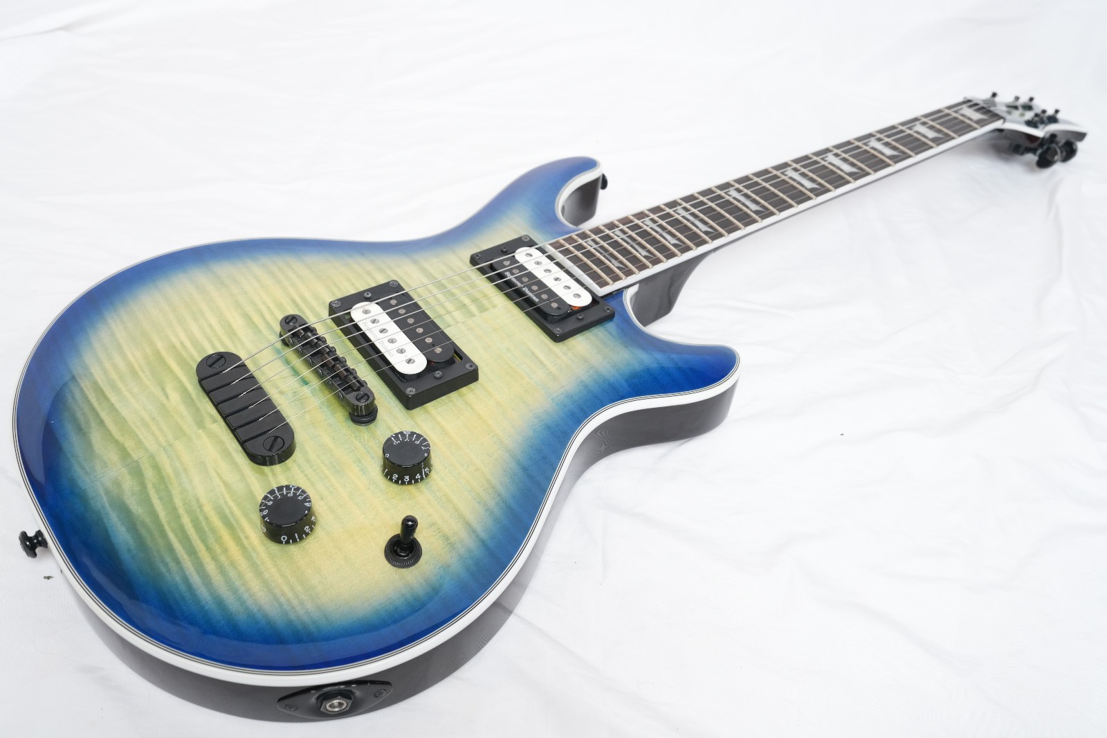DEAN ICON SELECT Flame Top Ocean Burst, excellent condition, 2019 model