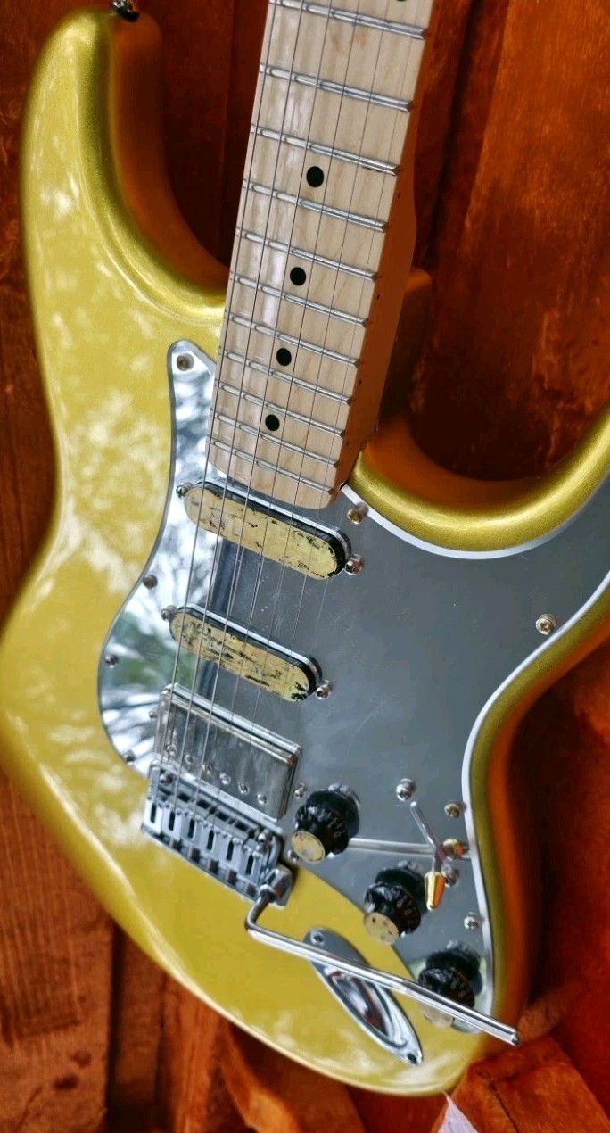 2001 Master Shop SM Signature Stratocaster Metallic Gold ProMod Upgrade Modern
