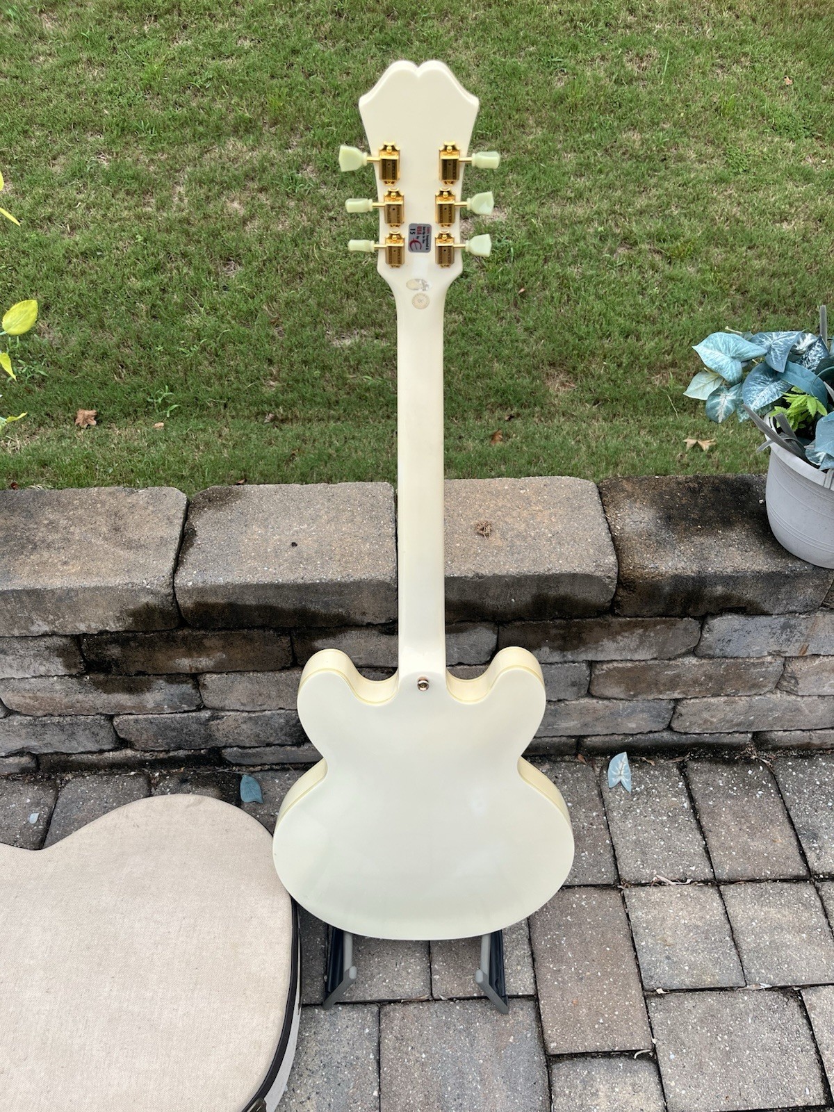 2011 Epiphone Dot ES 345 Semi Hollow Body Electric Guitar