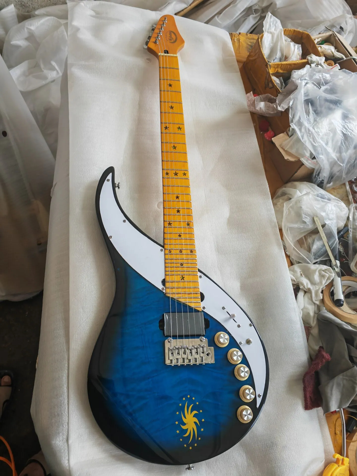 China Made Custom 29-Fret Electric Guitar Maple Neck Star Inlay Extended Range