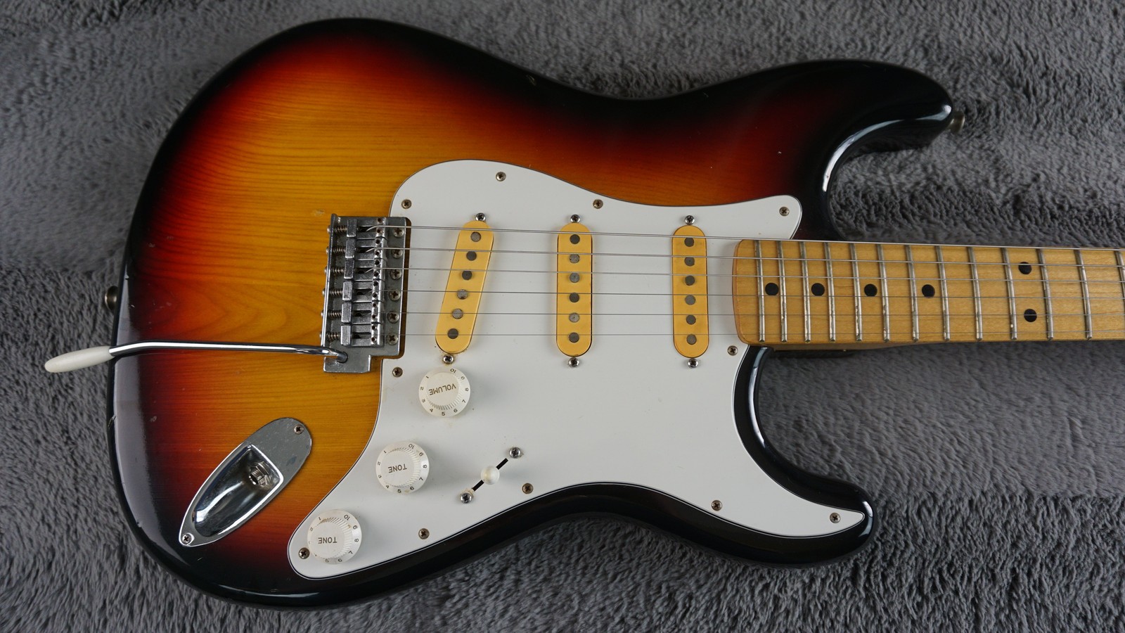 Aria Pro II Stagecaster – Sunburst 1970s Japan w/ Hard Case