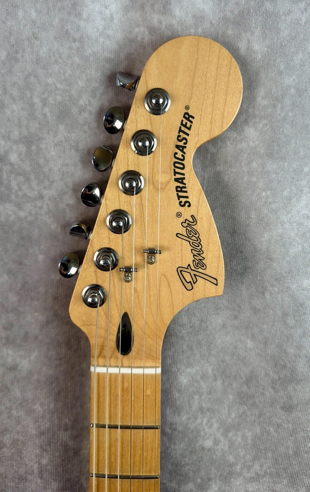 Fender MIM Deluxe Players Stratocaster Electric Guitar Sapphire Blue Mini Switch