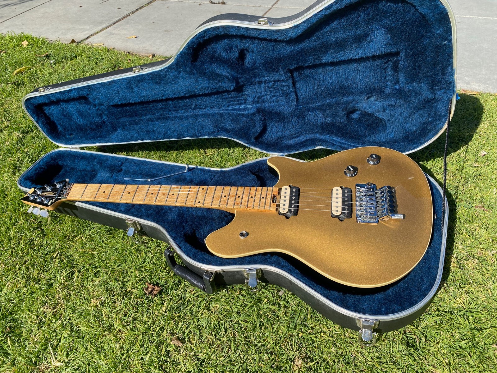 1998 – 1999 Peavey EVH USA Wolfgang Standard Patent Pending Goldtop Floyd Rose
