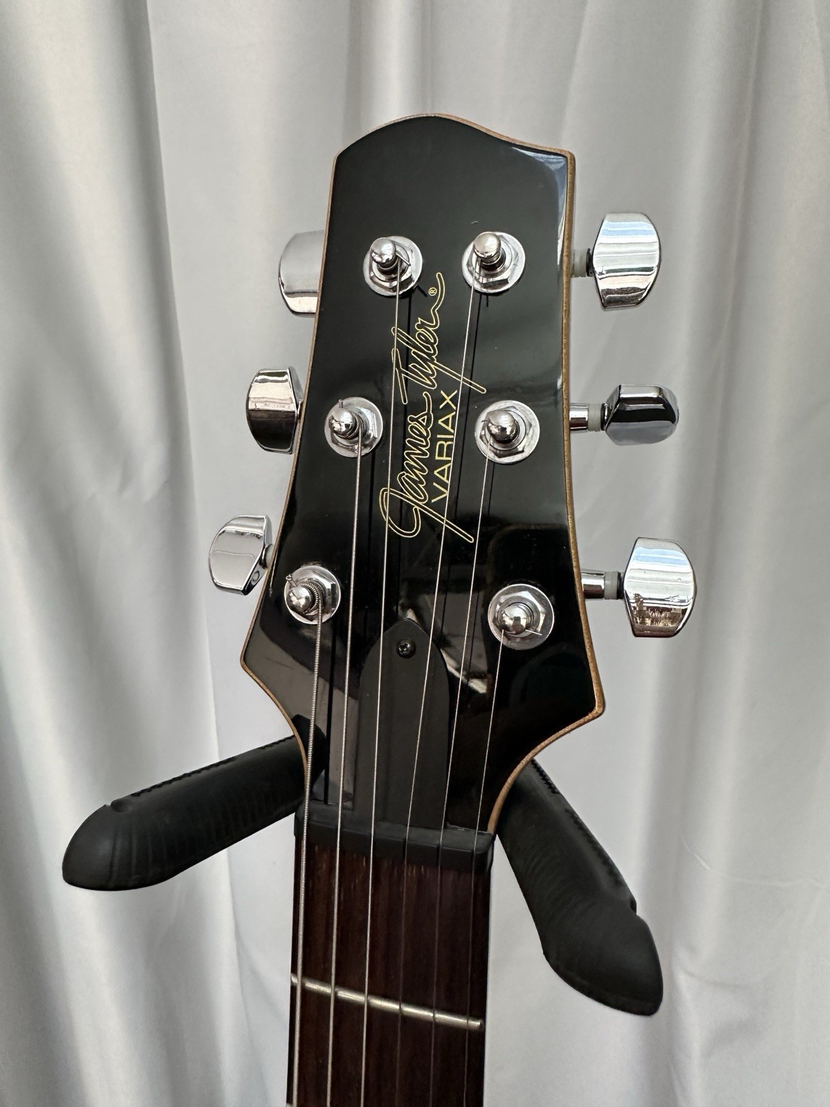 Line 6 James Tyler Variax JTV-59P Gold Top EUC
