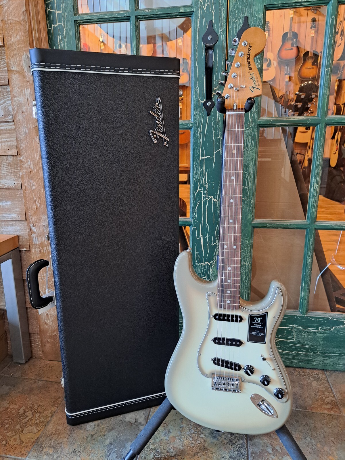 2024 Fender 70th Anniversary Vintera II Antigua Stratocaster w/ Fender Case