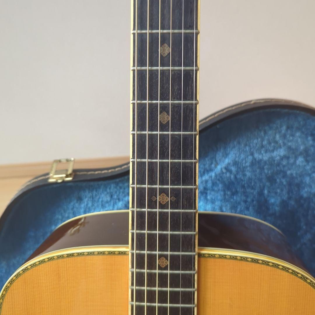 Yamaha L-10 acoustic guitar with hard case Jacaranda